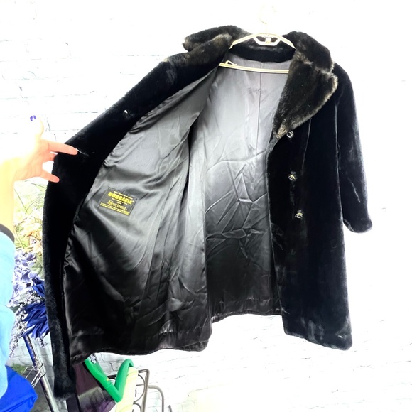•VINTAGE•LIKE NEW |•BORGAZIA•| Sportowne Faux Fur Coat - Picture 7 of 13